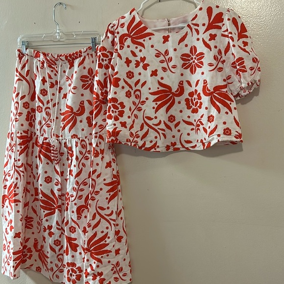 cupcakes & cashmere Dresses & Skirts - Cupcake and Cashmere Two Purce Red/White Floral Linen Skirt Set SZ Large